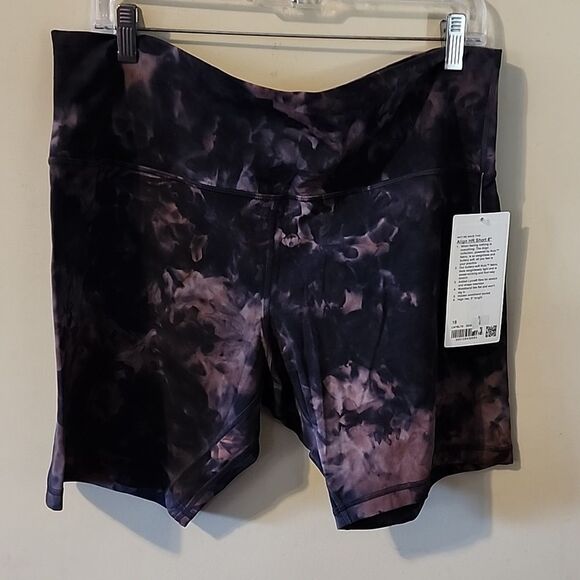 Beautiful Athleta HR size 18 8 inch shorts NWT - Picture 1 of 3